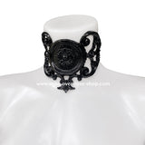 Baroness latex collar